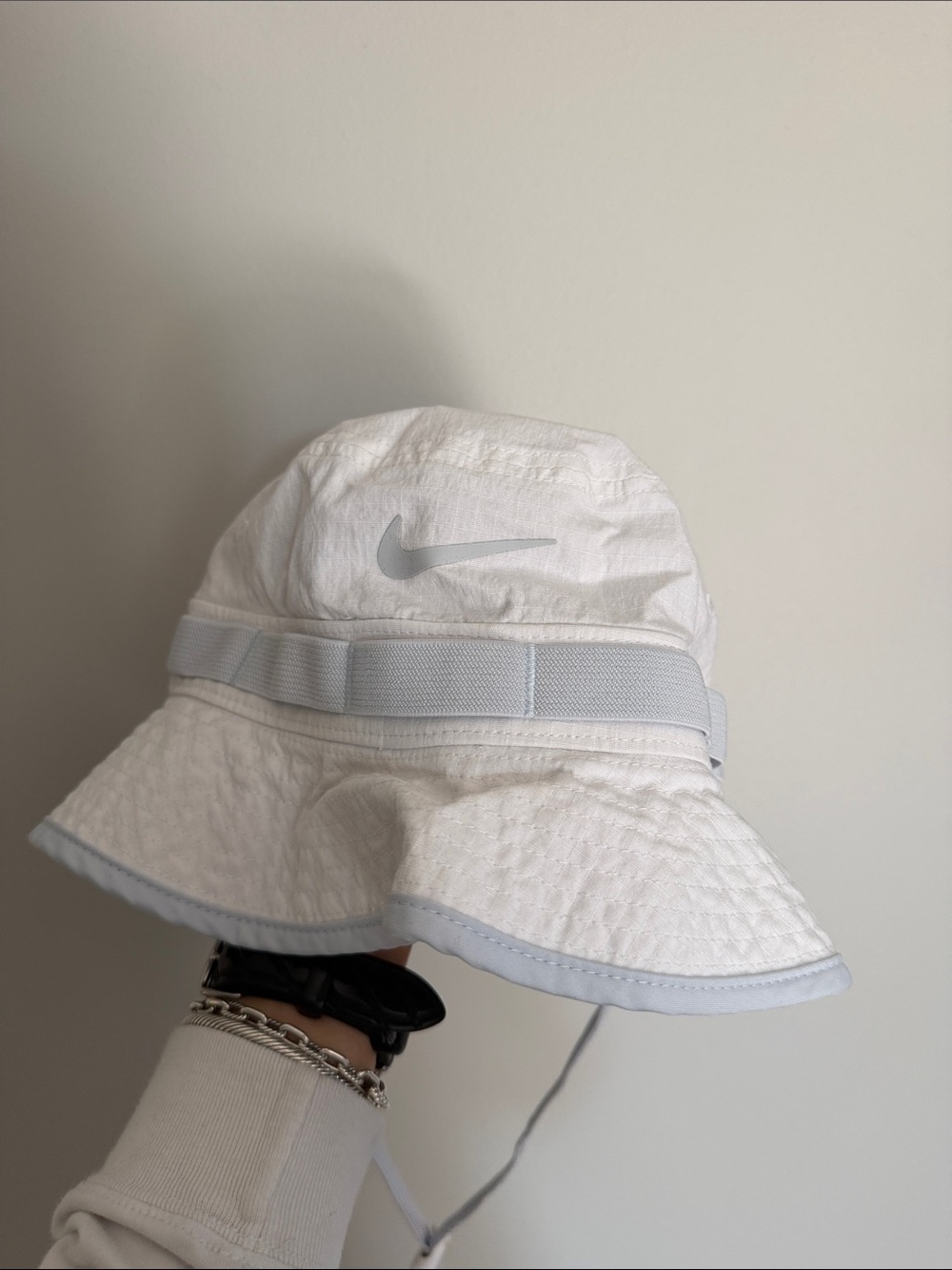 Nike adult  White Bucket Hat with Light Gray Trim